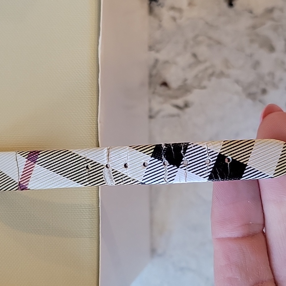 Burberry watch - Picture 3 of 10